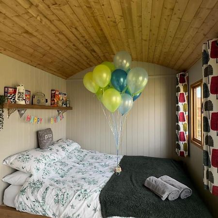 Shepherds Hut At Cedar Gables Lamberhurst Dış mekan fotoğraf